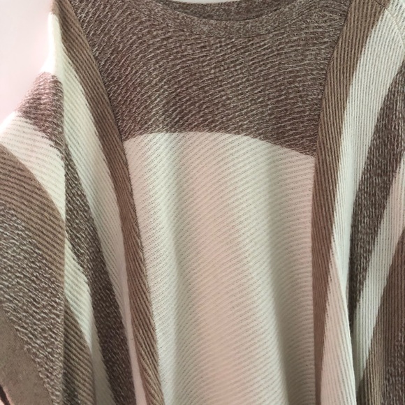 Club Monaco wool cashmere poncho NWOT xs/s - Picture 2 of 6